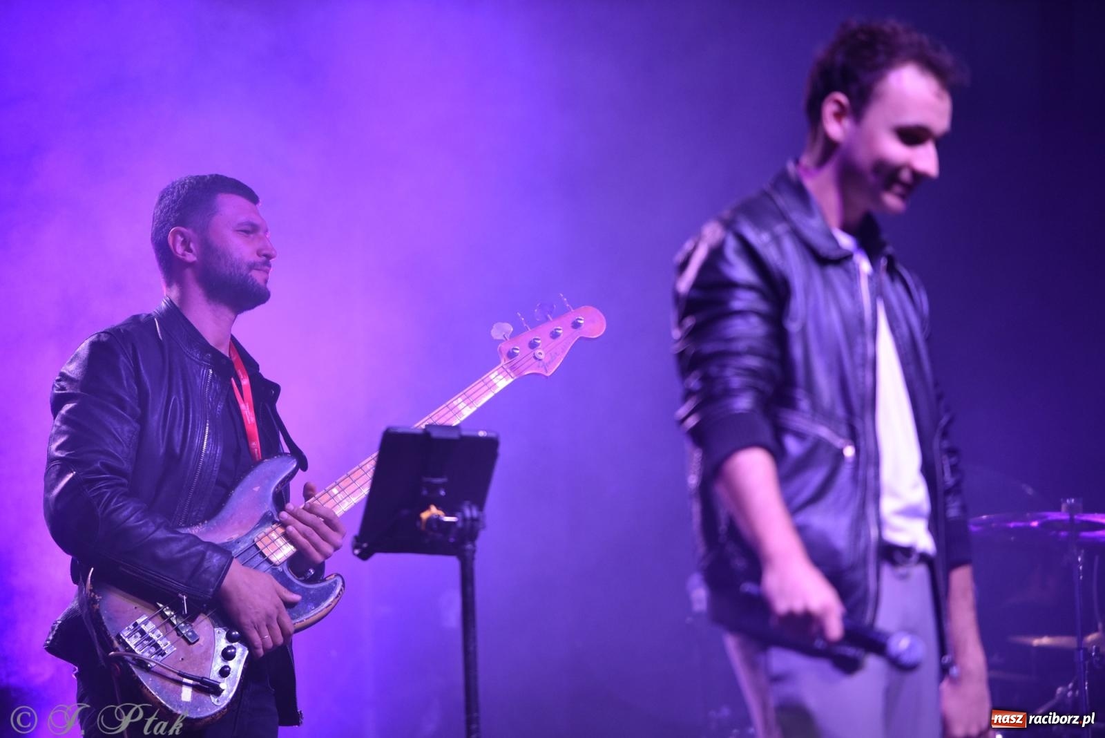 Zdjęcie w galerii na portalu naszraciborz.pl: Janek Górka z siostrami przed raciborską publicznością [FOTO i WIDEO] wiadomości z regionu