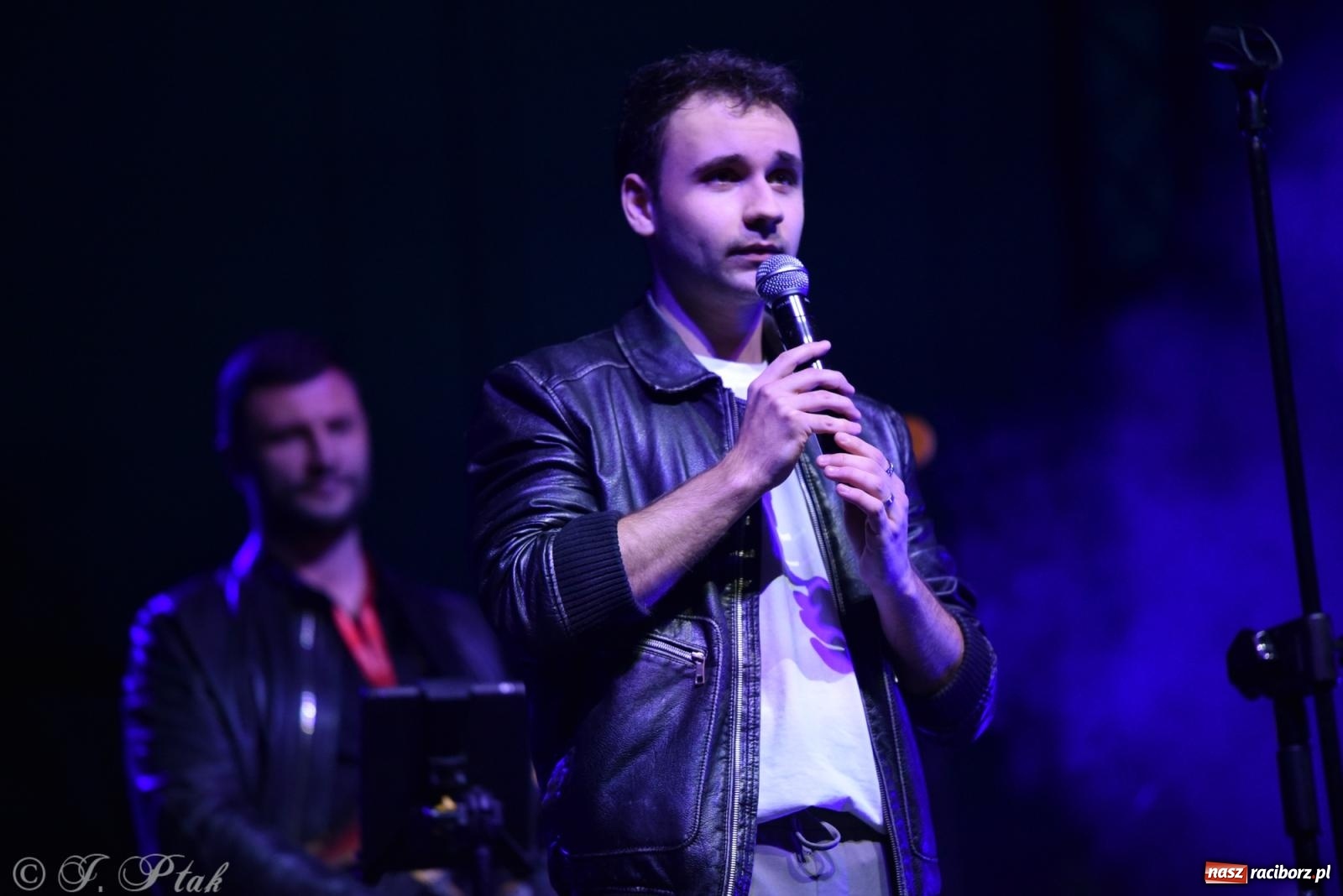 Zdjęcie w galerii na portalu naszraciborz.pl: Janek Górka z siostrami przed raciborską publicznością [FOTO i WIDEO] wiadomości z regionu