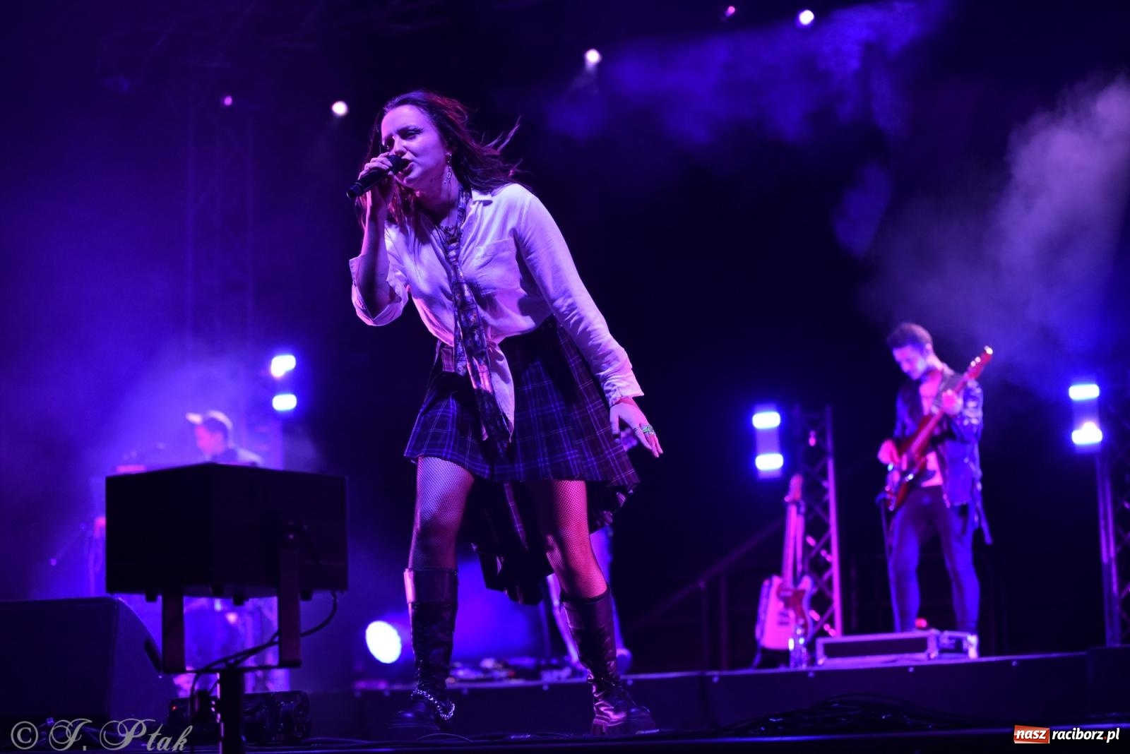 Zdjęcie w galerii na portalu naszraciborz.pl: Lanberry zaśpiewała na placu Długosza [FOTO i WIDEO] wiadomości z regionu