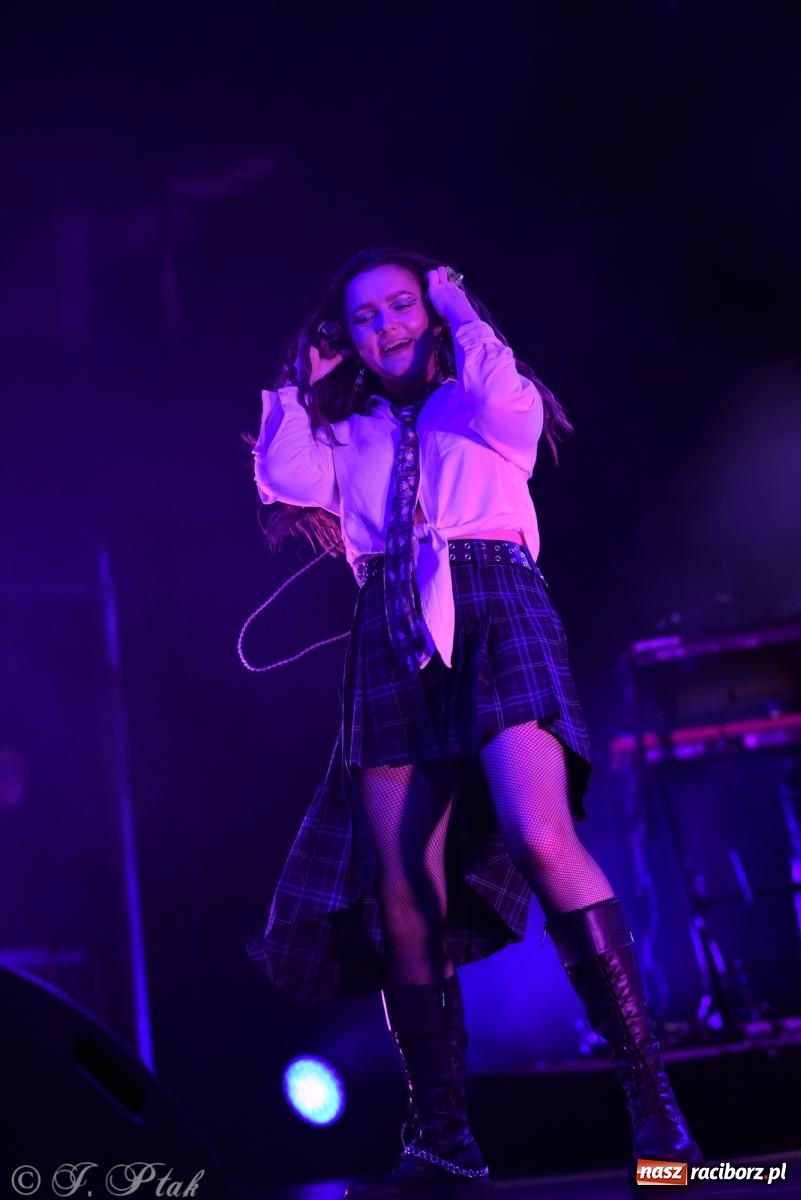 Zdjęcie w galerii na portalu naszraciborz.pl: Lanberry zaśpiewała na placu Długosza [FOTO i WIDEO] wiadomości z regionu