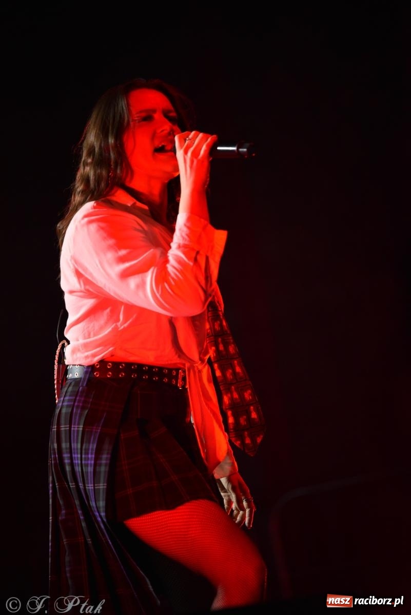 Zdjęcie w galerii na portalu naszraciborz.pl: Lanberry zaśpiewała na placu Długosza [FOTO i WIDEO] wiadomości z regionu