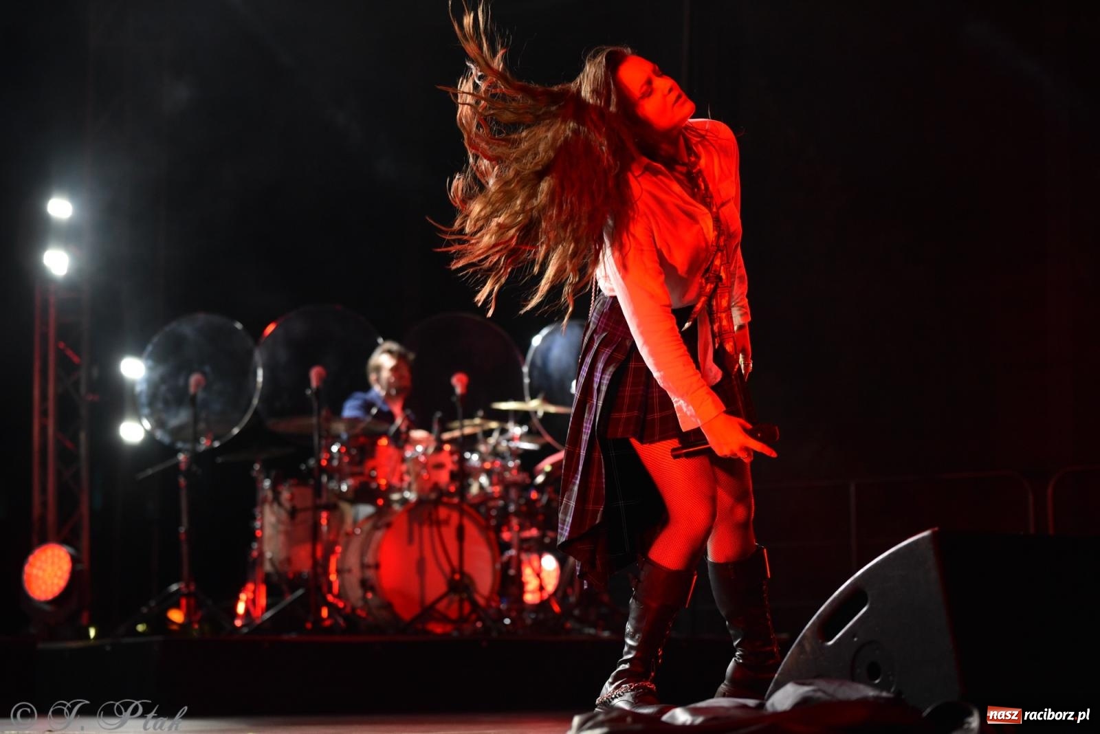 Zdjęcie w galerii na portalu naszraciborz.pl: Lanberry zaśpiewała na placu Długosza [FOTO i WIDEO] wiadomości z regionu