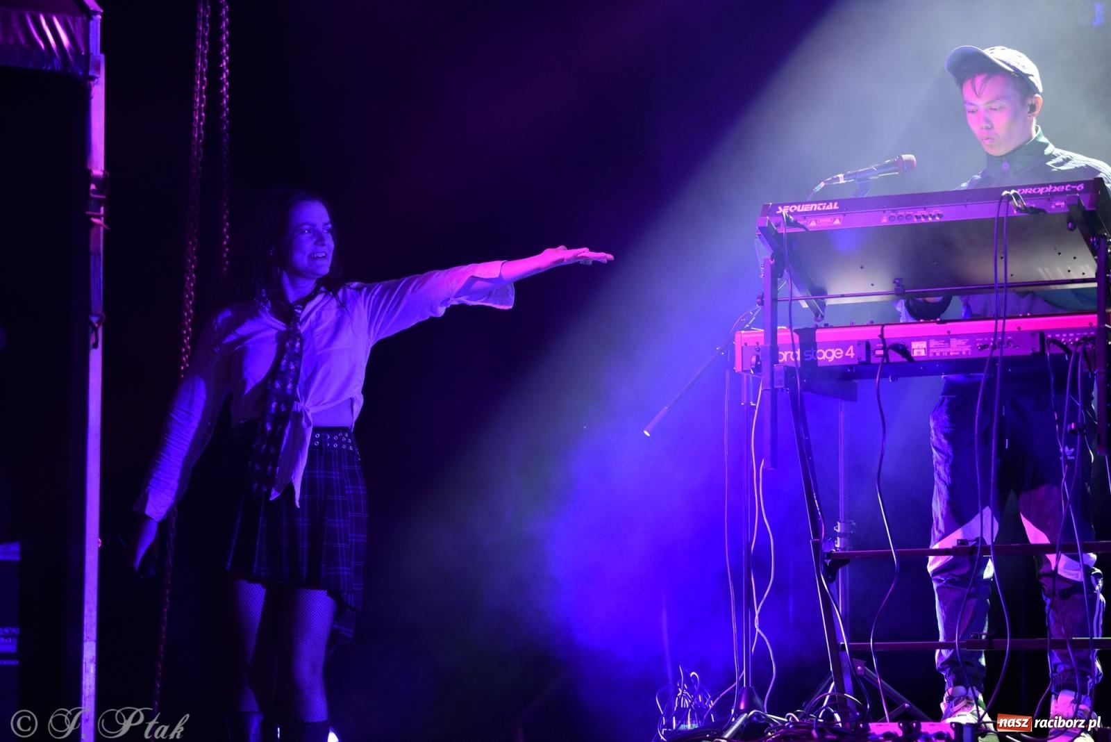 Zdjęcie w galerii na portalu naszraciborz.pl: Lanberry zaśpiewała na placu Długosza [FOTO i WIDEO] wiadomości z regionu