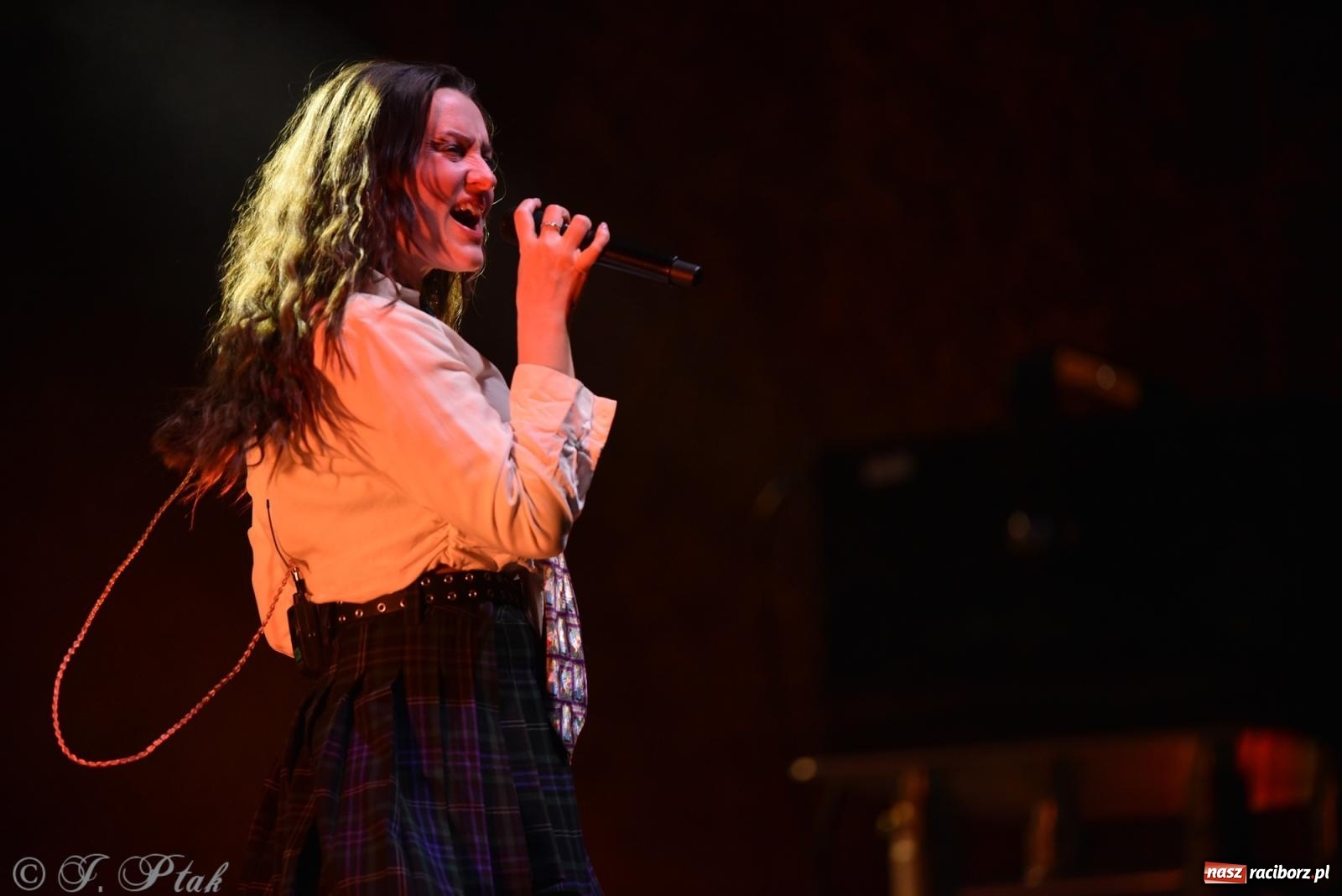 Zdjęcie w galerii na portalu naszraciborz.pl: Lanberry zaśpiewała na placu Długosza [FOTO i WIDEO] wiadomości z regionu