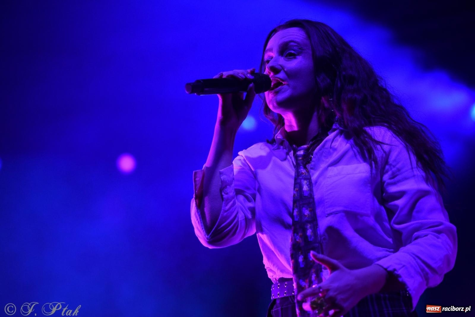 Zdjęcie w galerii na portalu naszraciborz.pl: Lanberry zaśpiewała na placu Długosza [FOTO i WIDEO] wiadomości z regionu