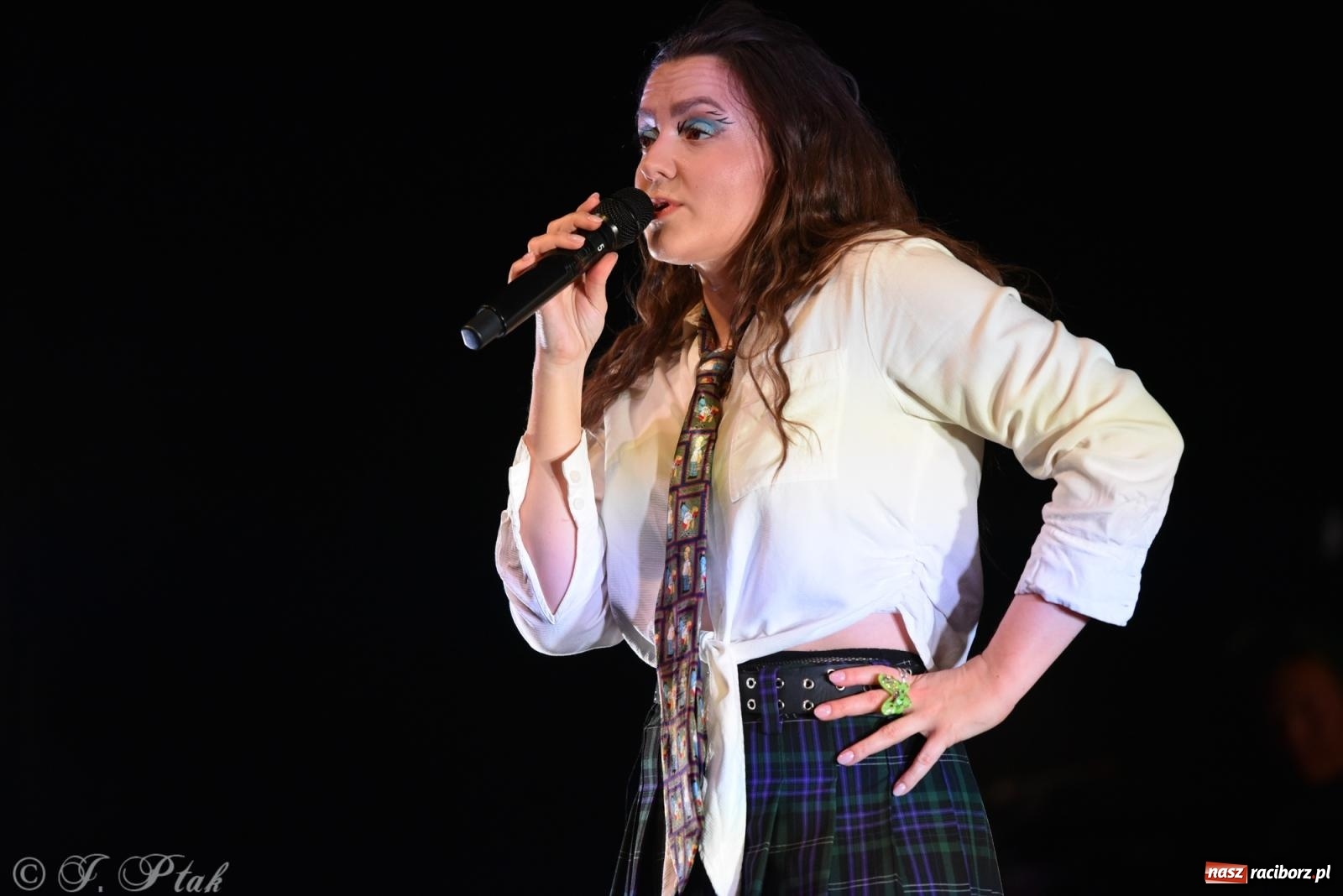 Zdjęcie w galerii na portalu naszraciborz.pl: Lanberry zaśpiewała na placu Długosza [FOTO i WIDEO] wiadomości z regionu