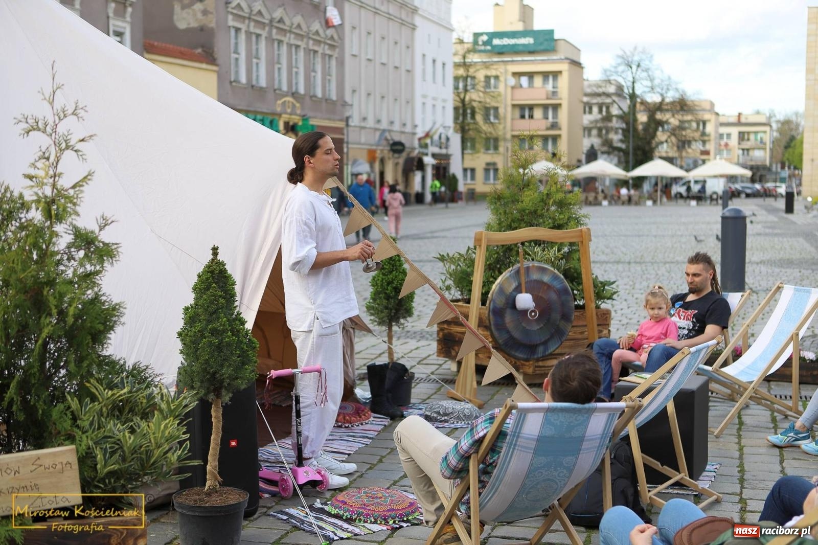 Zdjęcie w galerii na portalu naszraciborz.pl: Sport i sanktuarium natury. Bądź Pro-Zdro na Rynku i pl. Długosza wiadomości z regionu