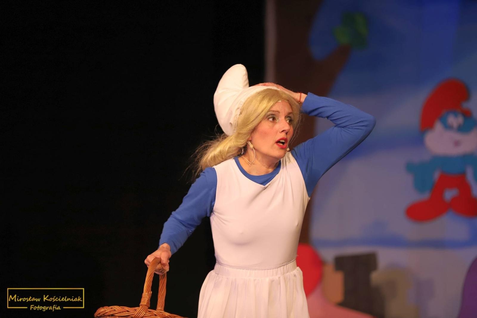 Zdjęcie w galerii na portalu naszraciborz.pl: Smerfowa przygoda na deskach Strzechy wiadomości z regionu