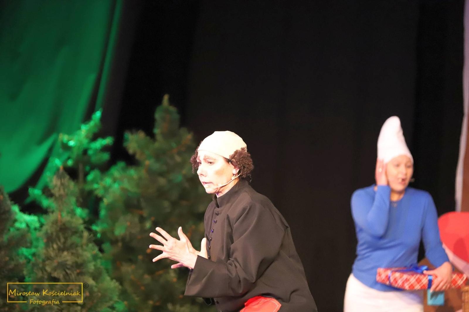 Zdjęcie w galerii na portalu naszraciborz.pl: Smerfowa przygoda na deskach Strzechy wiadomości z regionu