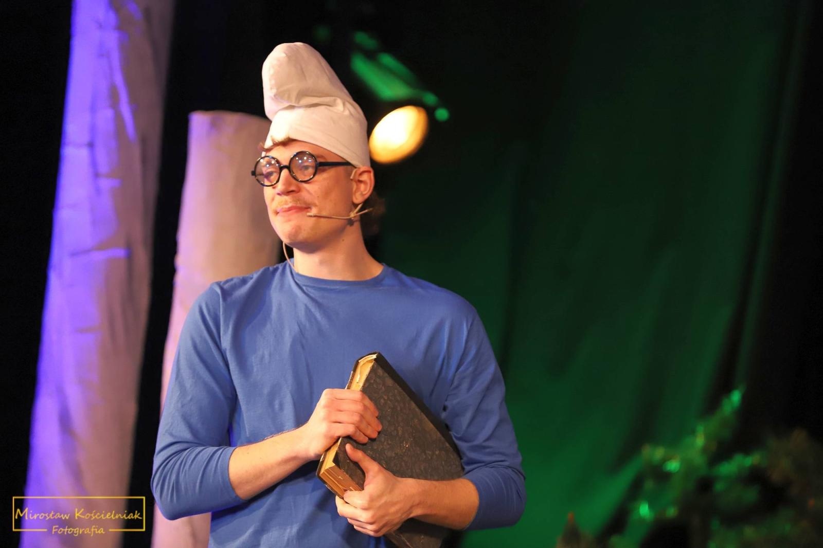 Zdjęcie w galerii na portalu naszraciborz.pl: Smerfowa przygoda na deskach Strzechy wiadomości z regionu