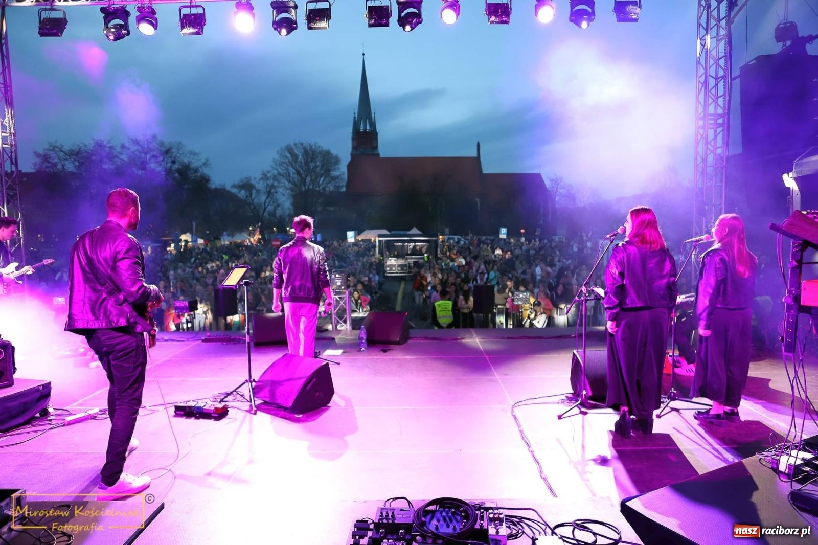 Zdjęcie w galerii na portalu naszraciborz.pl: Mikser, EMI, Janek Górka i Lanberry na bis! wiadomości z regionu