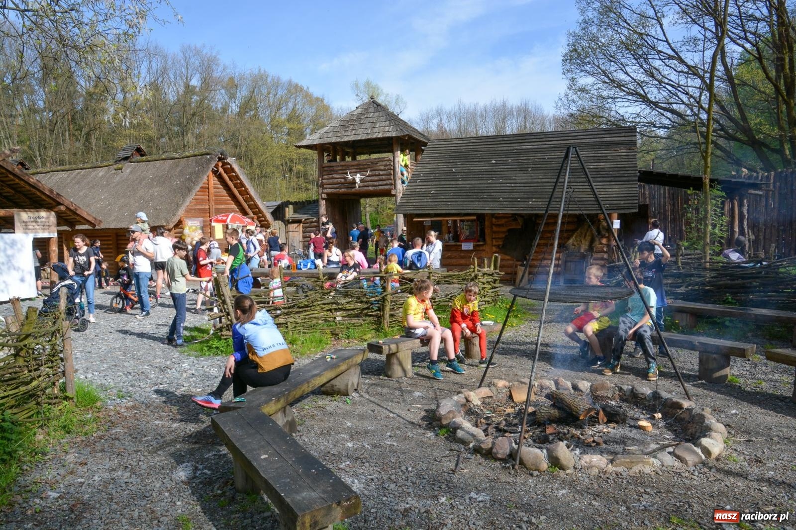 Zdjęcie w galerii na portalu naszraciborz.pl: Furia wojów dla woja Ethana - piknik charytatywny z biegami pod Oborą wiadomości z regionu
