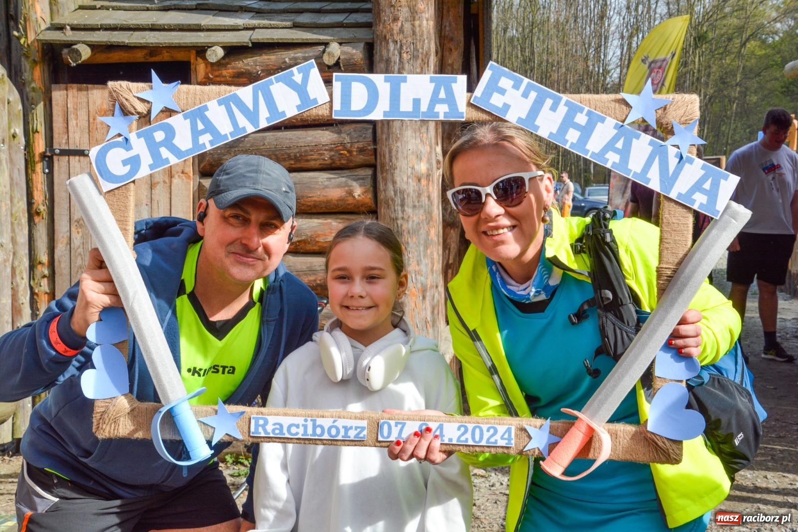 Zdjęcie w galerii na portalu naszraciborz.pl: Furia wojów dla woja Ethana - piknik charytatywny z biegami pod Oborą wiadomości z regionu