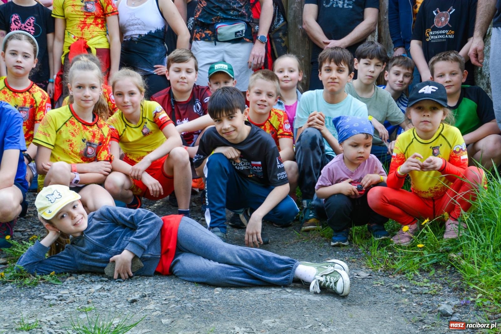 Zdjęcie w galerii na portalu naszraciborz.pl: Furia wojów dla woja Ethana - piknik charytatywny z biegami pod Oborą wiadomości z regionu