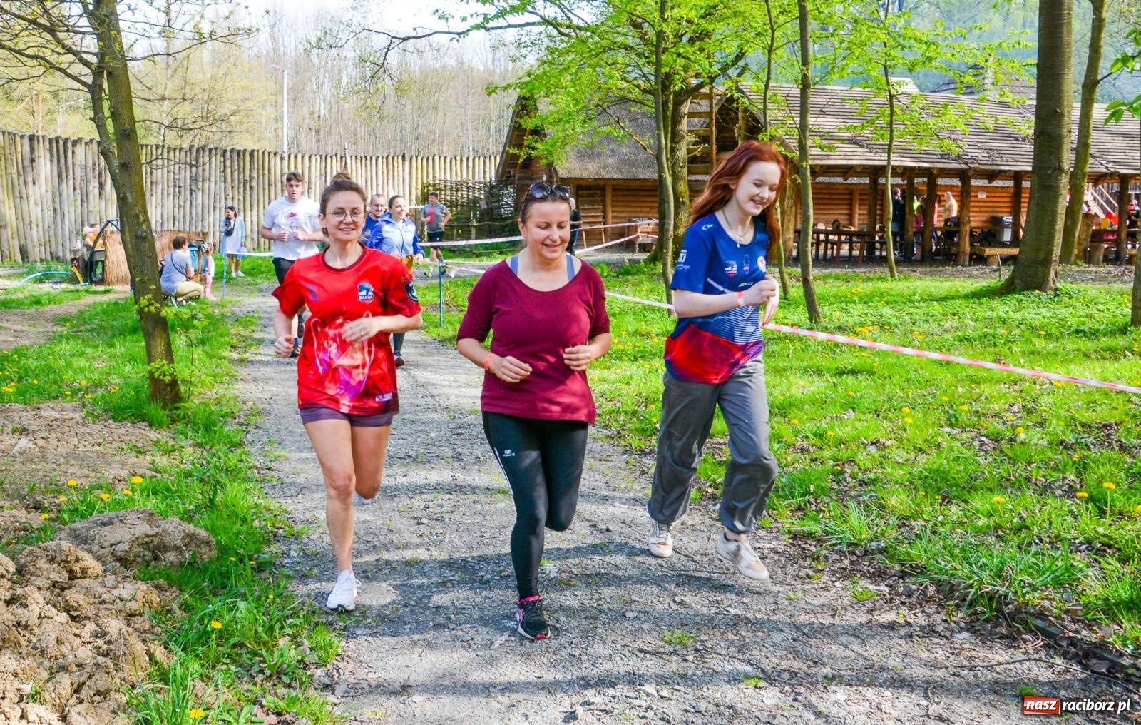 Zdjęcie w galerii na portalu naszraciborz.pl: Furia wojów dla woja Ethana - piknik charytatywny z biegami pod Oborą wiadomości z regionu