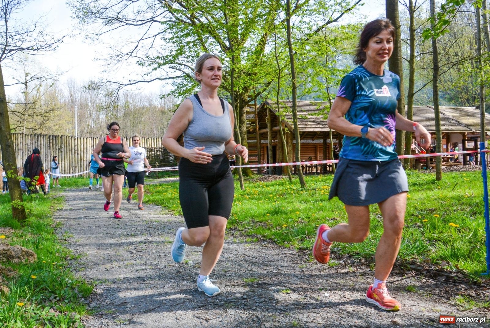 Zdjęcie w galerii na portalu naszraciborz.pl: Furia wojów dla woja Ethana - piknik charytatywny z biegami pod Oborą wiadomości z regionu