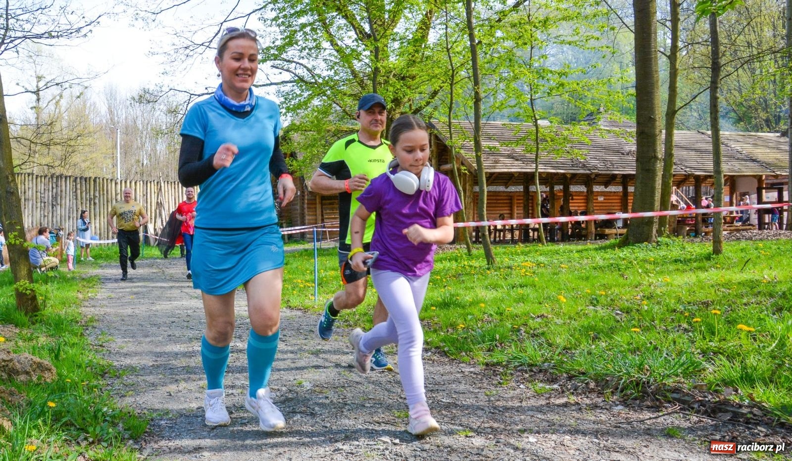 Zdjęcie w galerii na portalu naszraciborz.pl: Furia wojów dla woja Ethana - piknik charytatywny z biegami pod Oborą wiadomości z regionu