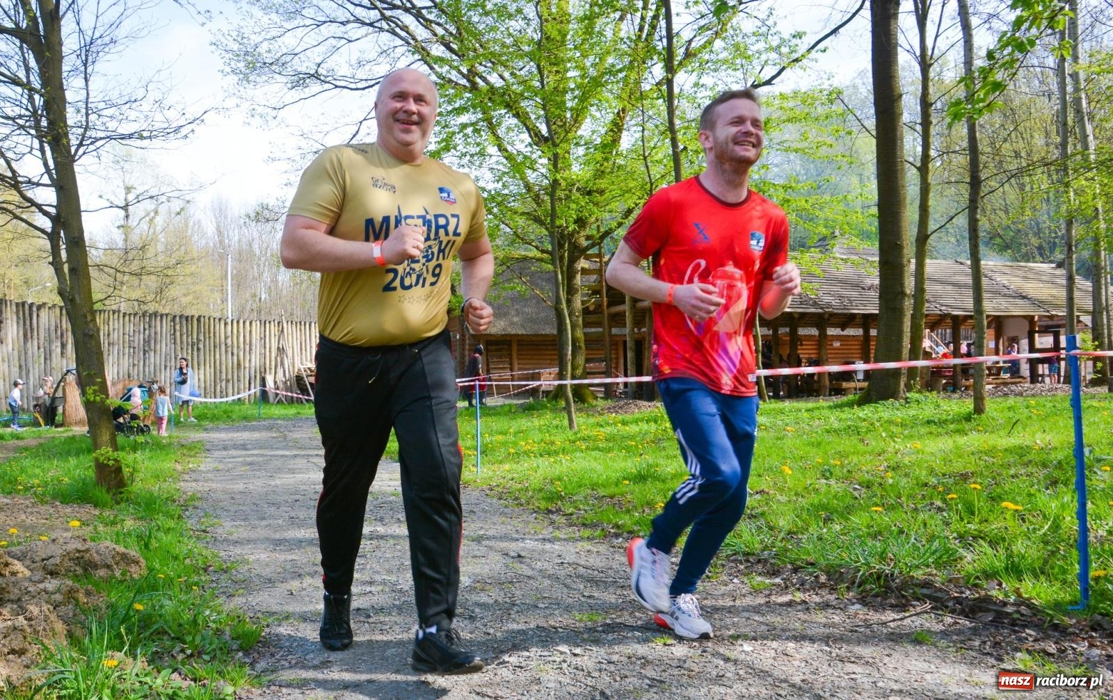 Zdjęcie w galerii na portalu naszraciborz.pl: Furia wojów dla woja Ethana - piknik charytatywny z biegami pod Oborą wiadomości z regionu