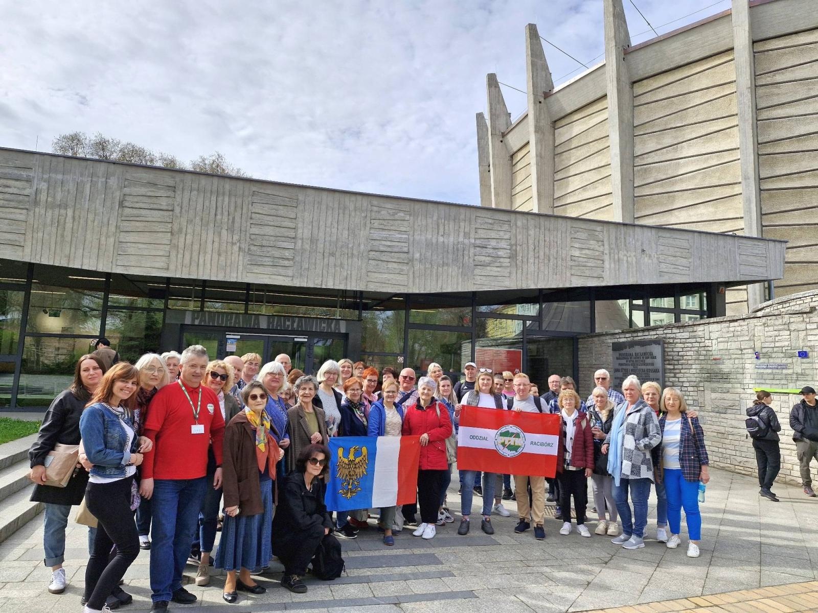 Zdjęcie w galerii na portalu naszraciborz.pl: Z PTTK do Wrocławia. Raciborzanie zachwyceni wiadomości z regionu