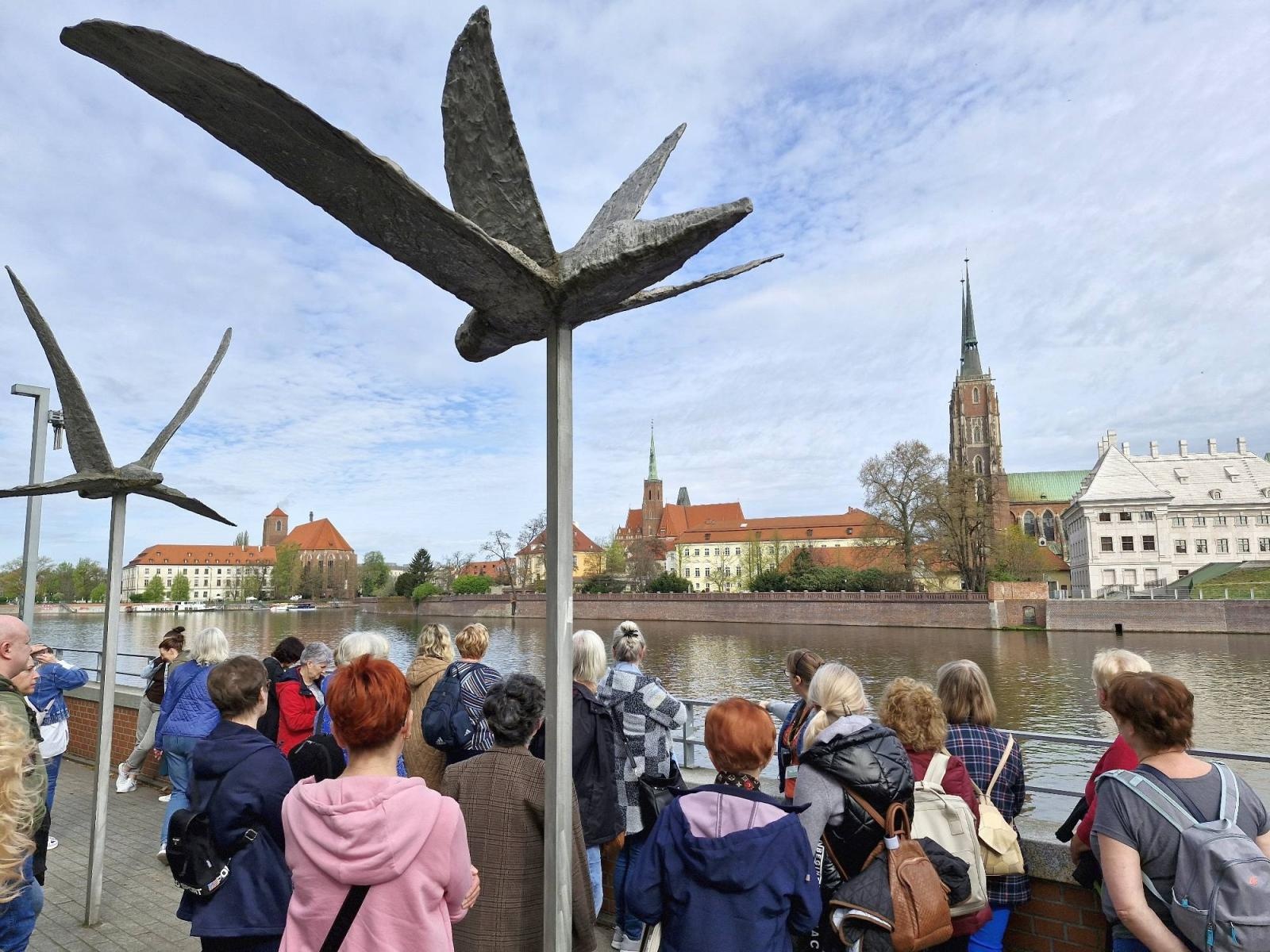 Zdjęcie w galerii na portalu naszraciborz.pl: Z PTTK do Wrocławia. Raciborzanie zachwyceni wiadomości z regionu