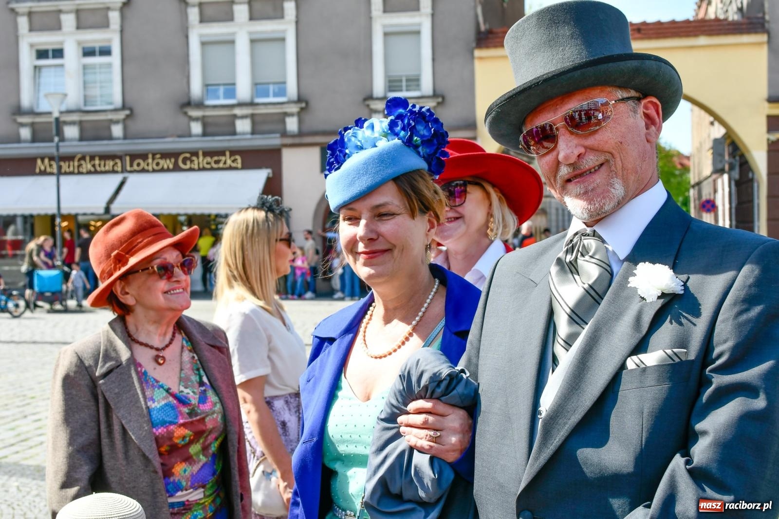 Zdjęcie w galerii na portalu naszraciborz.pl: Barcelona, Buenos Aires, Londyn, Chicago, RACIBÓRZ. Tak było na World Hat Walk w naszym mieści wiadomości z regionu