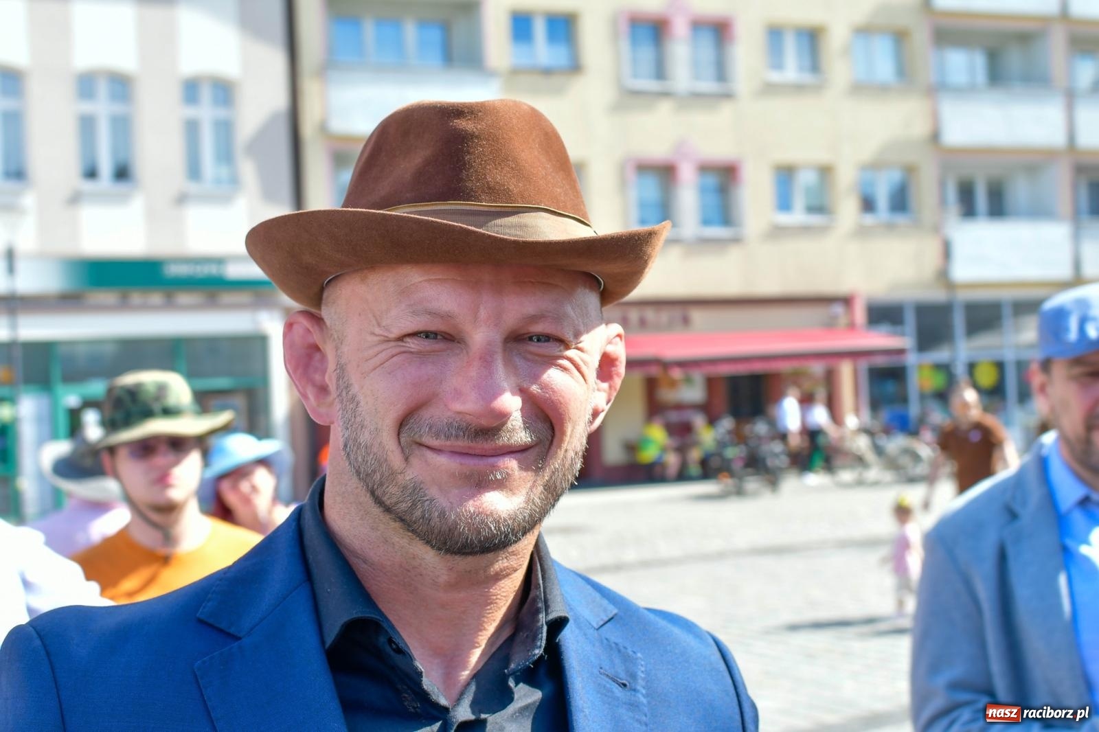 Zdjęcie w galerii na portalu naszraciborz.pl: Barcelona, Buenos Aires, Londyn, Chicago, RACIBÓRZ. Tak było na World Hat Walk w naszym mieści wiadomości z regionu