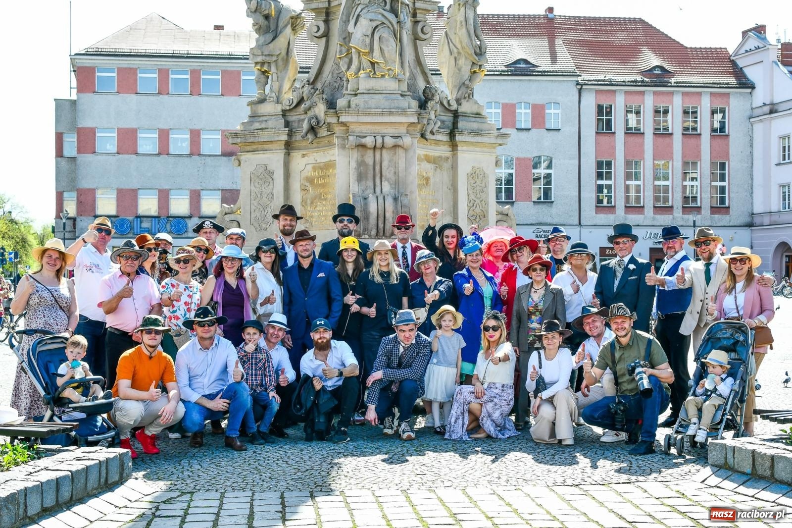Zdjęcie w galerii na portalu naszraciborz.pl: Barcelona, Buenos Aires, Londyn, Chicago, RACIBÓRZ. Tak było na World Hat Walk w naszym mieści wiadomości z regionu