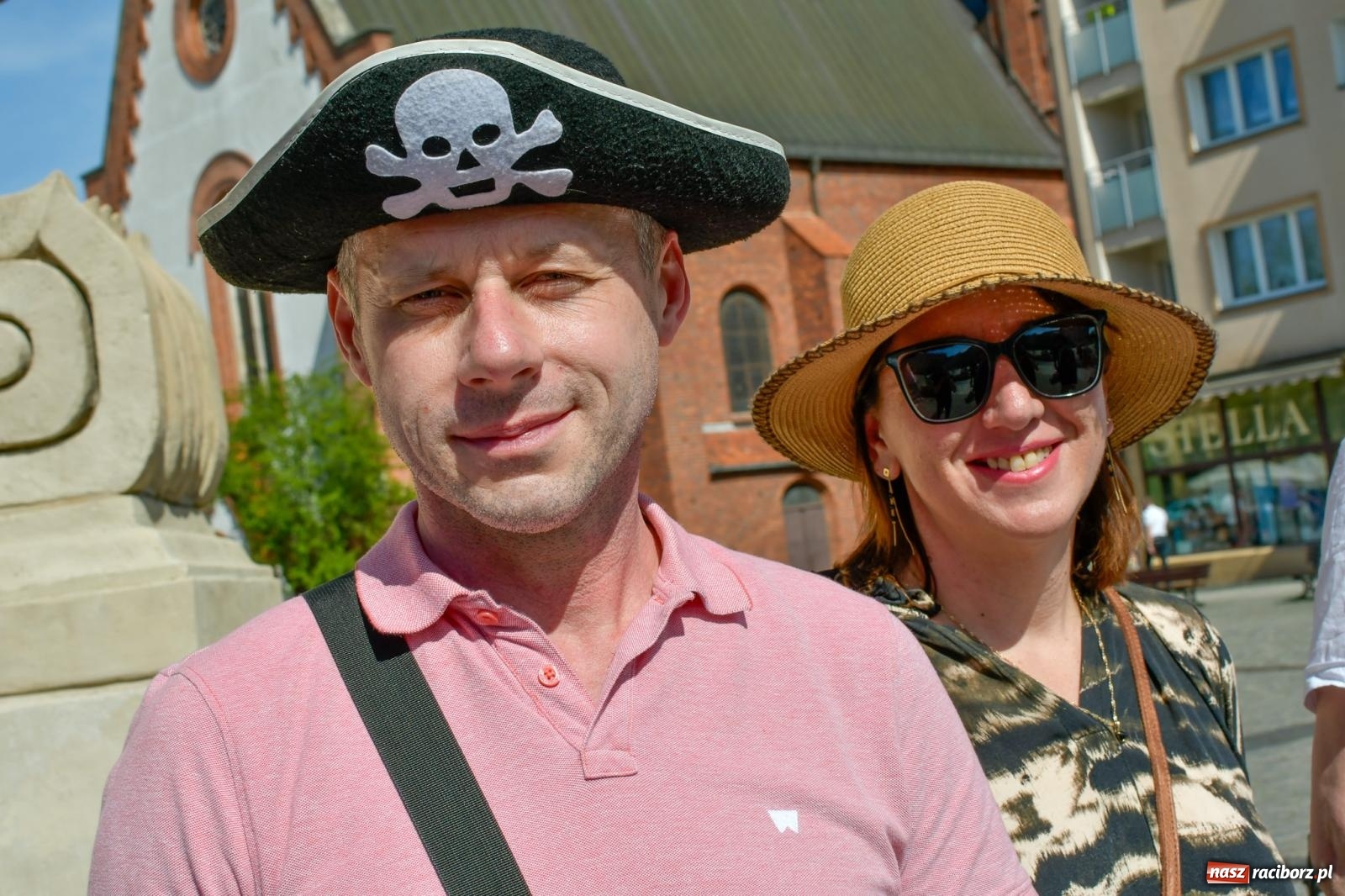 Zdjęcie w galerii na portalu naszraciborz.pl: Barcelona, Buenos Aires, Londyn, Chicago, RACIBÓRZ. Tak było na World Hat Walk w naszym mieści wiadomości z regionu