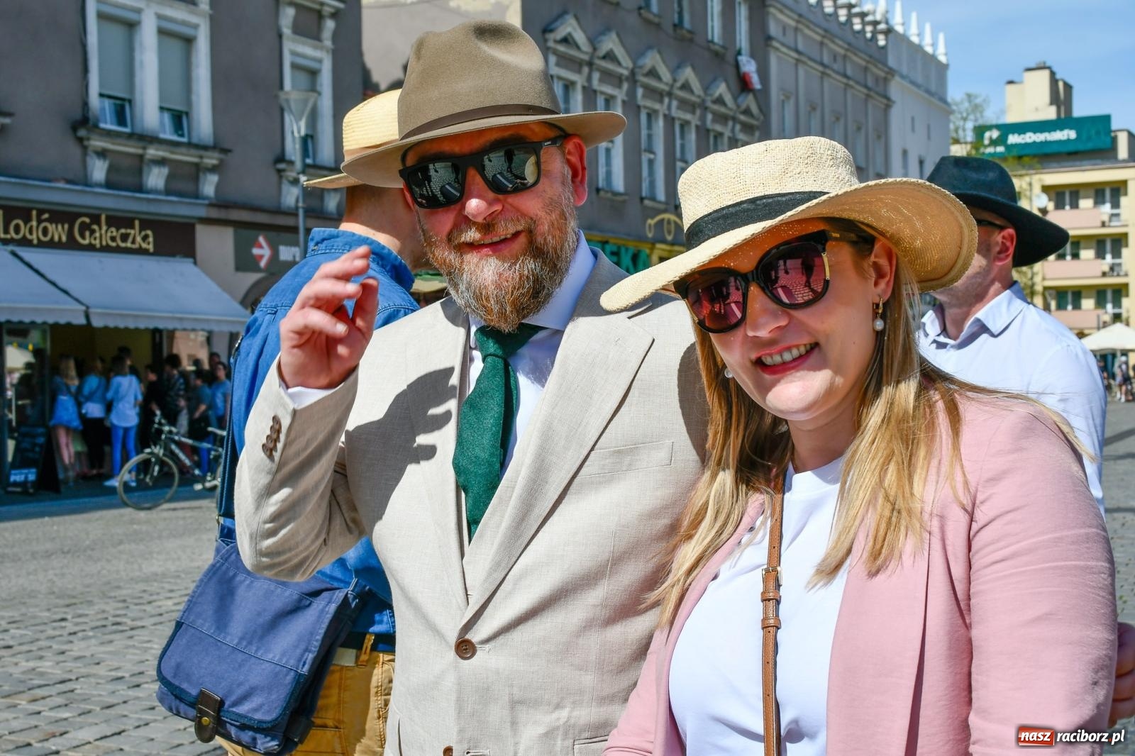 Zdjęcie w galerii na portalu naszraciborz.pl: Barcelona, Buenos Aires, Londyn, Chicago, RACIBÓRZ. Tak było na World Hat Walk w naszym mieści wiadomości z regionu
