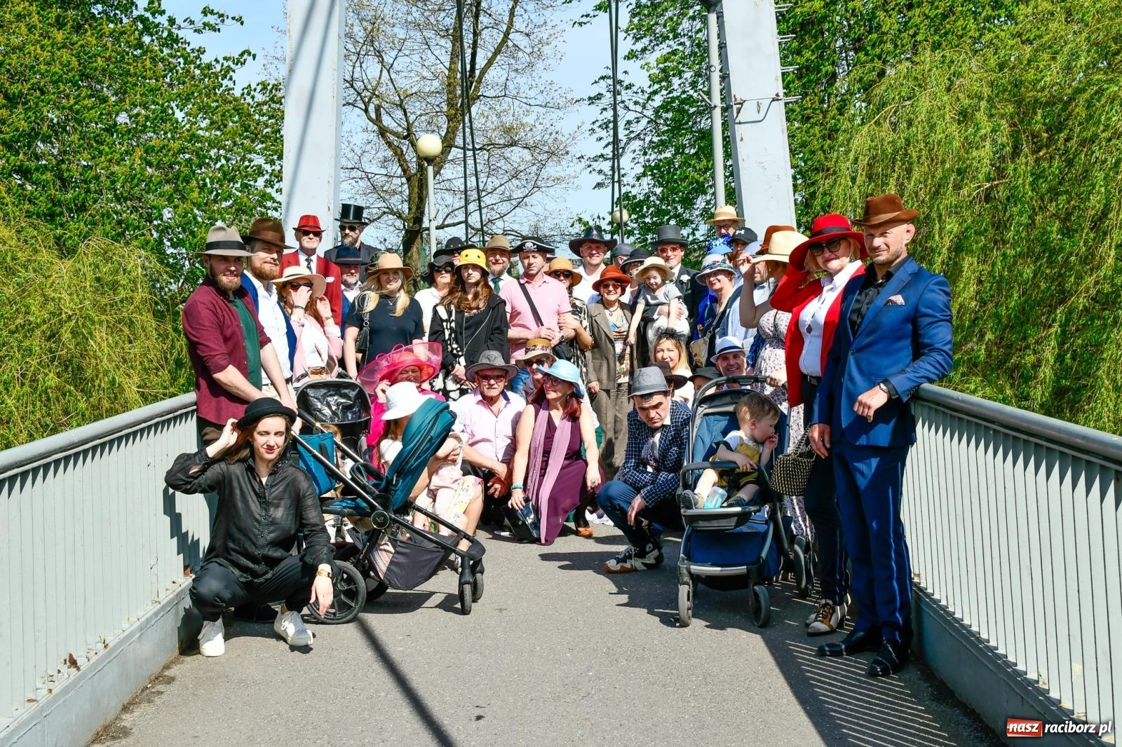 Zdjęcie w galerii na portalu naszraciborz.pl: Barcelona, Buenos Aires, Londyn, Chicago, RACIBÓRZ. Tak było na World Hat Walk w naszym mieści wiadomości z regionu