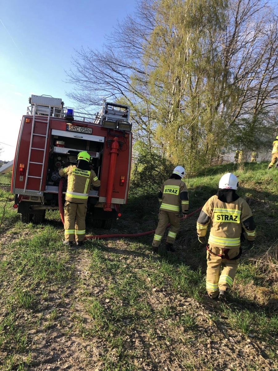Zdjęcie w galerii na portalu naszraciborz.pl: W Cyprzanowie paliła się trawa [FOTO] wiadomości z regionu