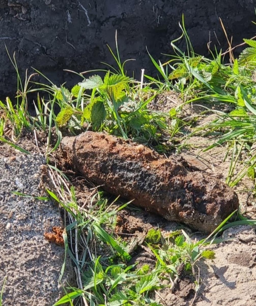 Zdjęcie w galerii na portalu naszraciborz.pl: Groźne znalezisko w Górkach Śląskich [FOTO] wiadomości z regionu