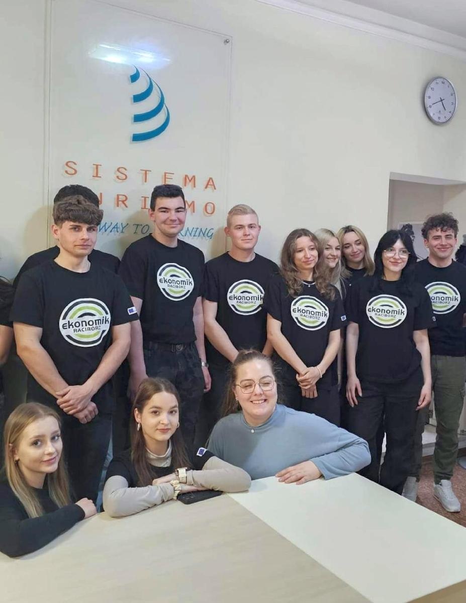 Zdjęcie w galerii na portalu naszraciborz.pl: Uczniowie Ekonomika na praktykach w Rimini wiadomości z regionu