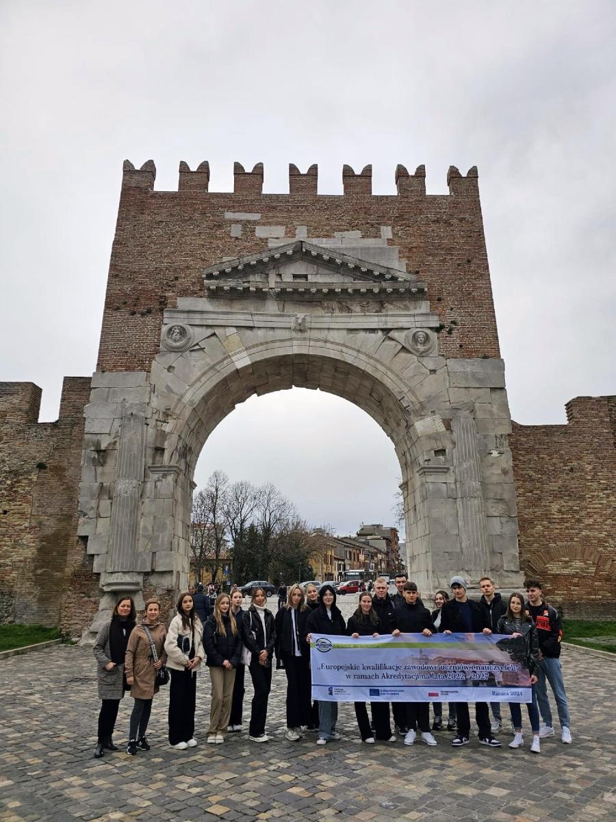 Zdjęcie w galerii na portalu naszraciborz.pl: Uczniowie Ekonomika na praktykach w Rimini wiadomości z regionu