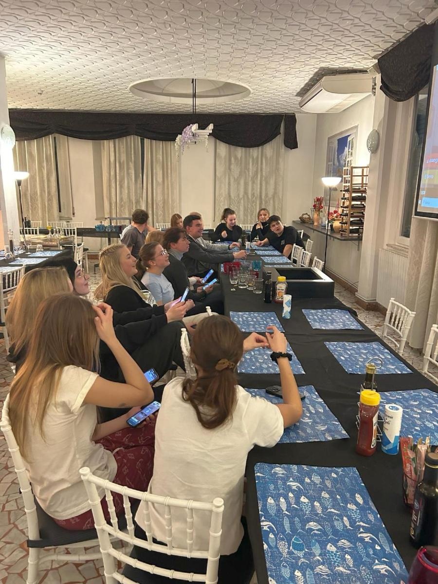 Zdjęcie w galerii na portalu naszraciborz.pl: Uczniowie Ekonomika na praktykach w Rimini wiadomości z regionu