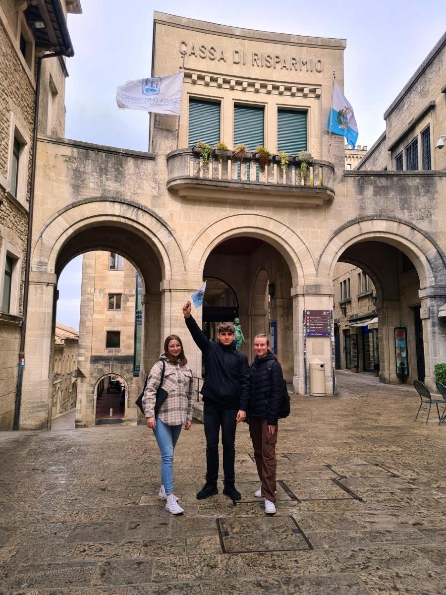 Zdjęcie w galerii na portalu naszraciborz.pl: Uczniowie Ekonomika na praktykach w Rimini wiadomości z regionu