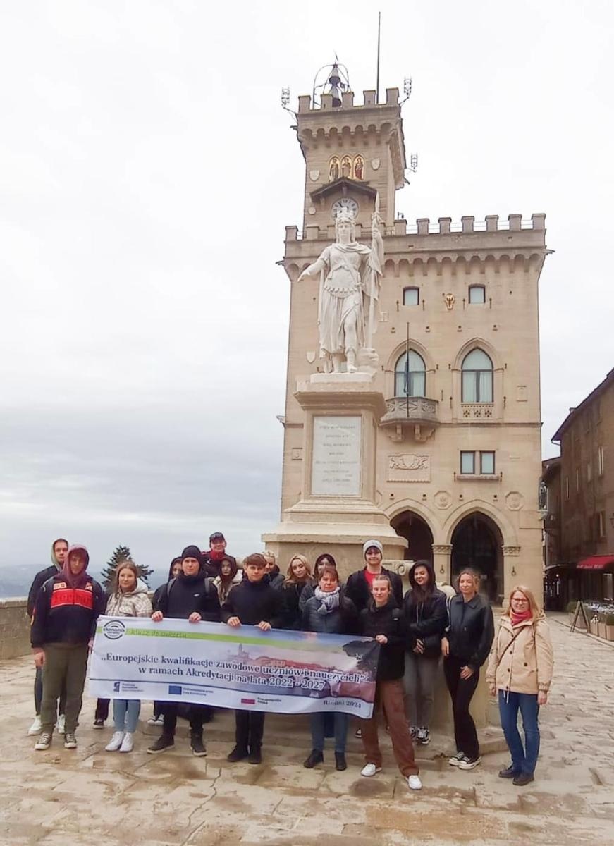 Zdjęcie w galerii na portalu naszraciborz.pl: Uczniowie Ekonomika na praktykach w Rimini wiadomości z regionu