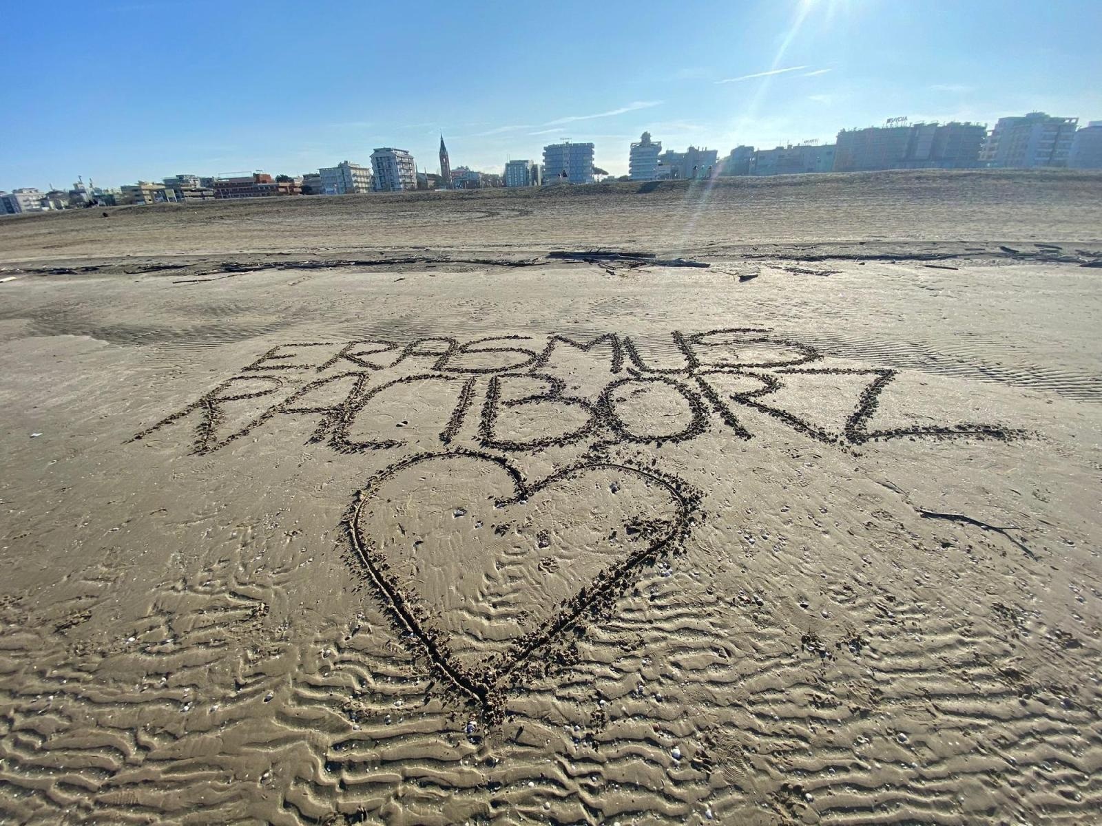 Zdjęcie w galerii na portalu naszraciborz.pl: Uczniowie Ekonomika na praktykach w Rimini wiadomości z regionu