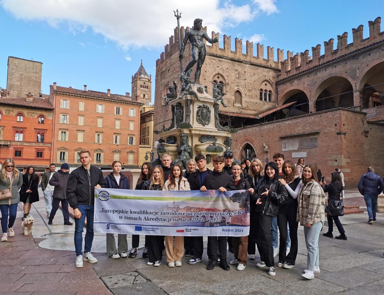 Zdjęcie w galerii na portalu naszraciborz.pl: Uczniowie Ekonomika na praktykach w Rimini wiadomości z regionu