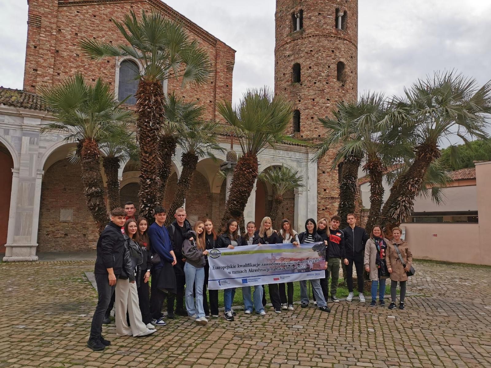 Zdjęcie w galerii na portalu naszraciborz.pl: Uczniowie Ekonomika na praktykach w Rimini wiadomości z regionu