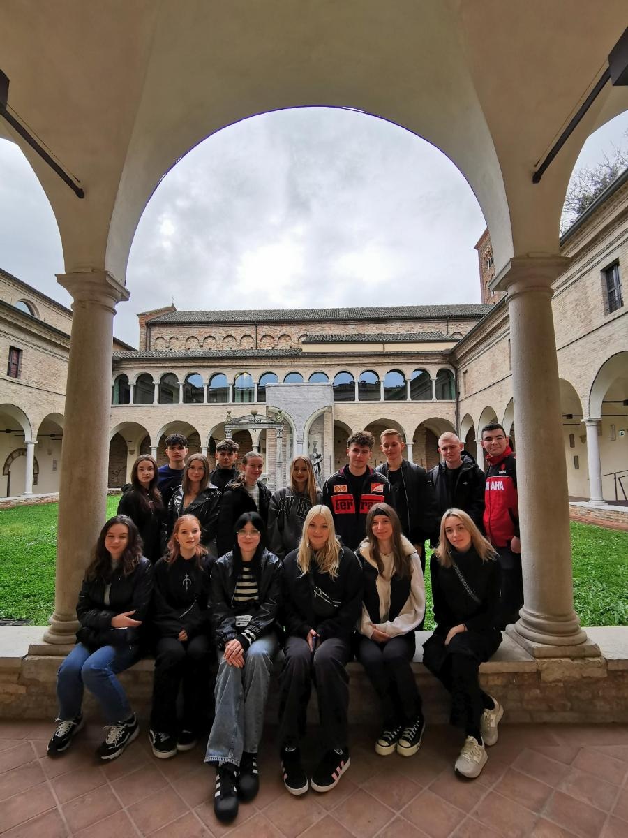 Zdjęcie w galerii na portalu naszraciborz.pl: Uczniowie Ekonomika na praktykach w Rimini wiadomości z regionu