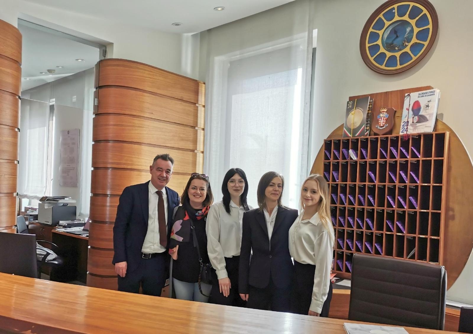 Zdjęcie w galerii na portalu naszraciborz.pl: Uczniowie Ekonomika na praktykach w Rimini wiadomości z regionu