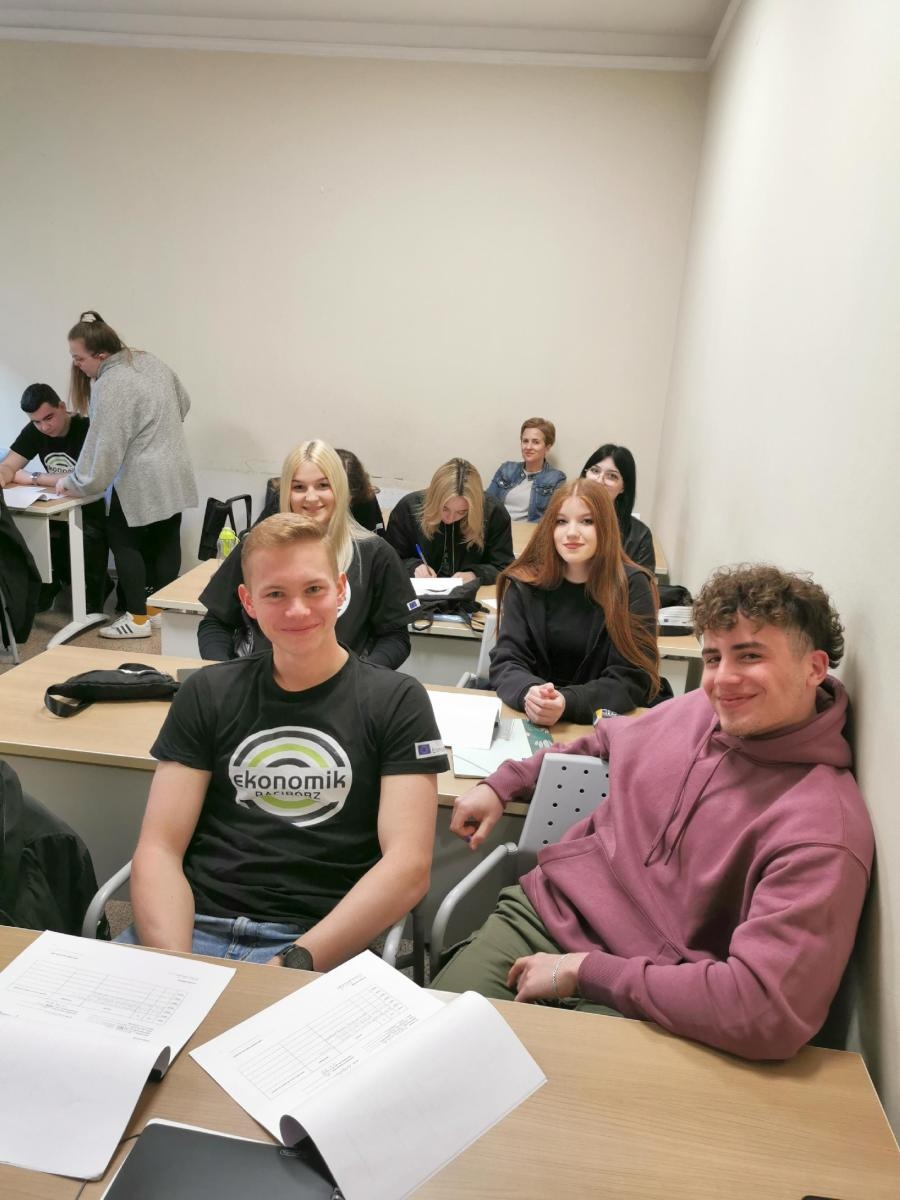 Zdjęcie w galerii na portalu naszraciborz.pl: Uczniowie Ekonomika na praktykach w Rimini wiadomości z regionu