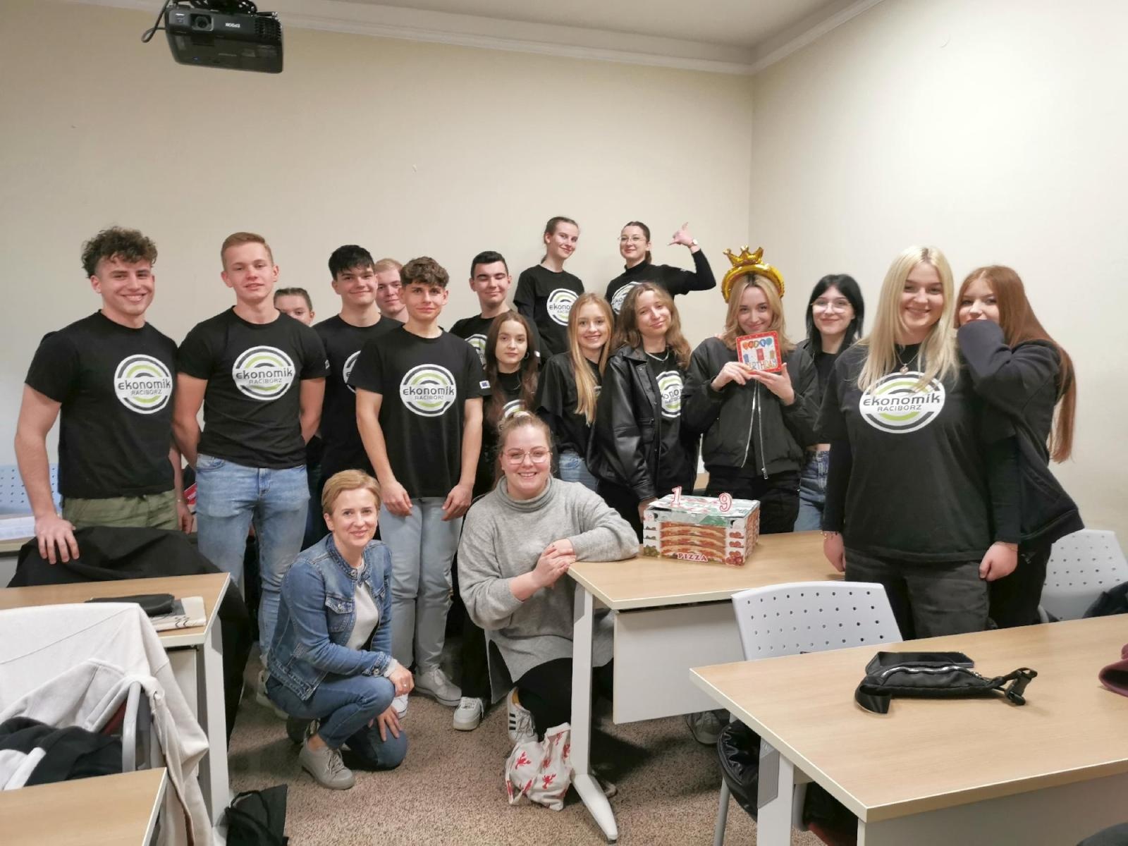 Zdjęcie w galerii na portalu naszraciborz.pl: Uczniowie Ekonomika na praktykach w Rimini wiadomości z regionu