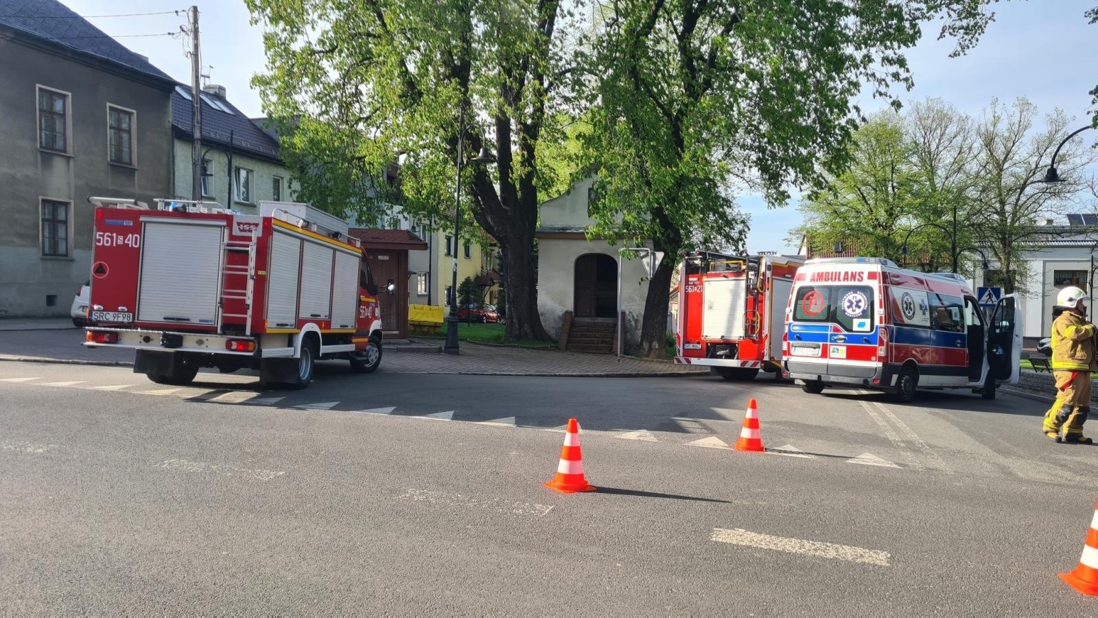 Zdjęcie w galerii na portalu naszraciborz.pl: Audi uderzyło w murek na krzanowickim Rynku [FOTO] wiadomości z regionu