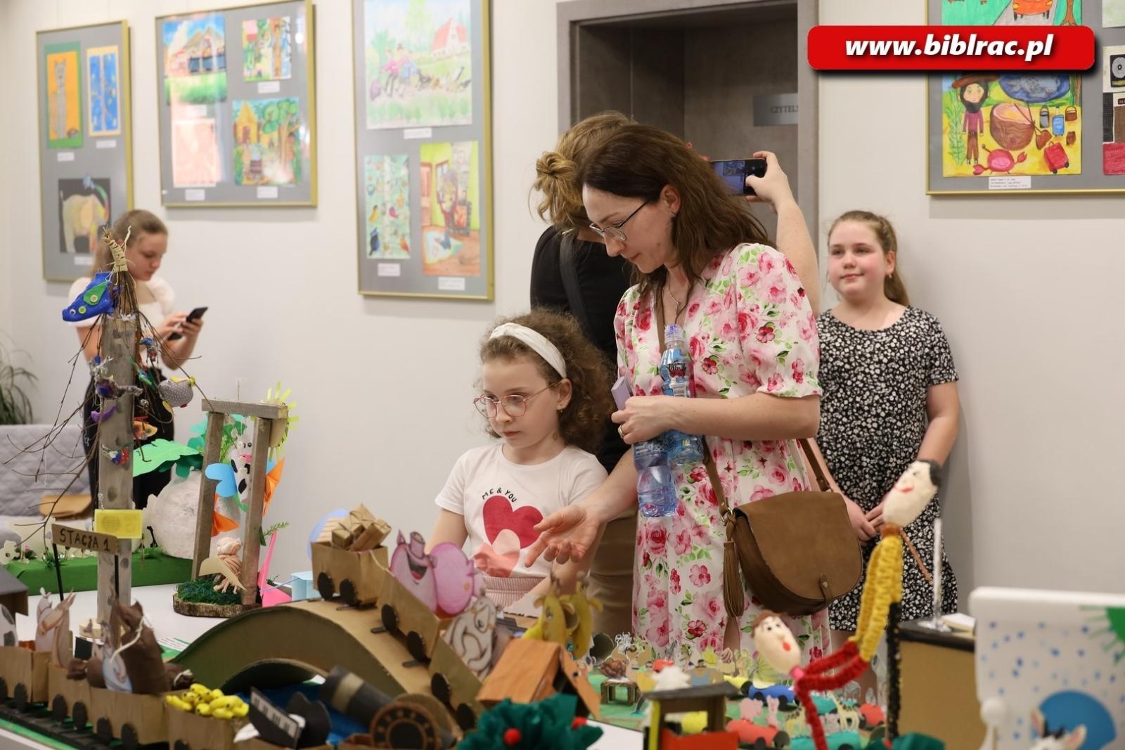 Zdjęcie w galerii na portalu naszraciborz.pl: Cuda i dziwy w wierszach Juliana Tuwima – rozstrzygnięto konkurs w bibliotece wiadomości z regionu