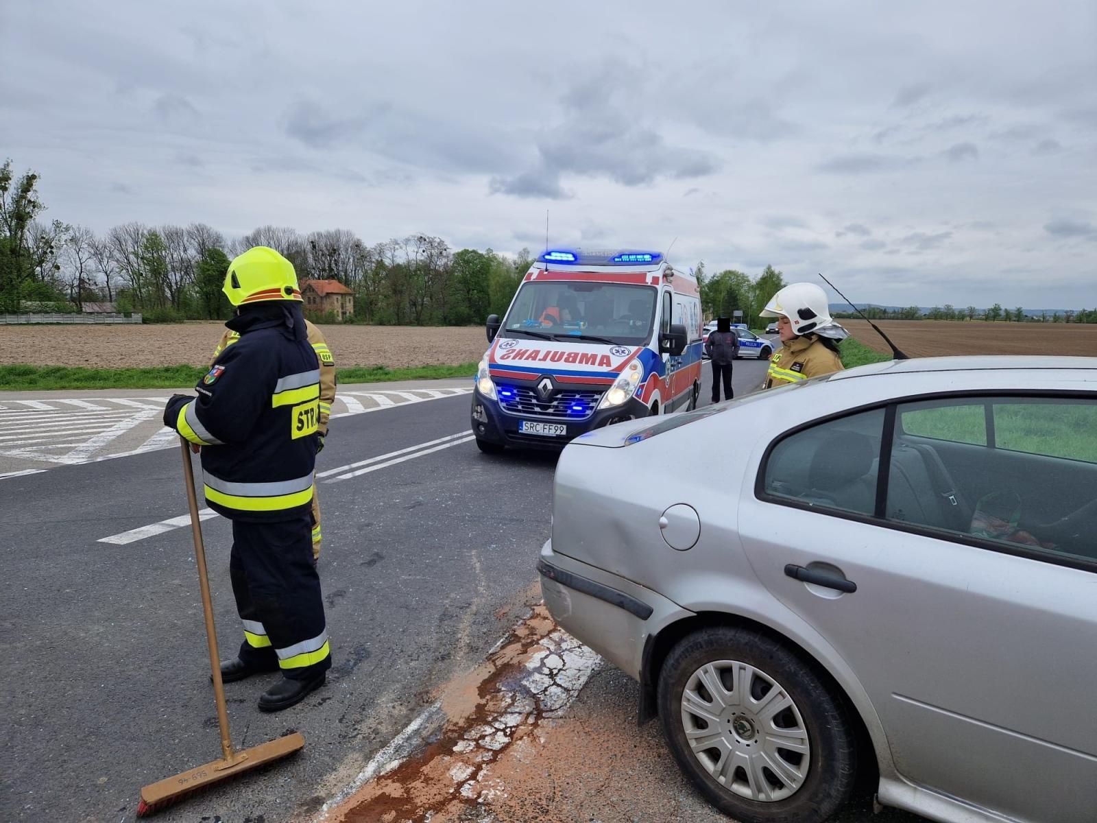 Zdjęcie w galerii na portalu naszraciborz.pl: Trzech Czechów zderzyło się na Wydalu [FOTO] wiadomości z regionu