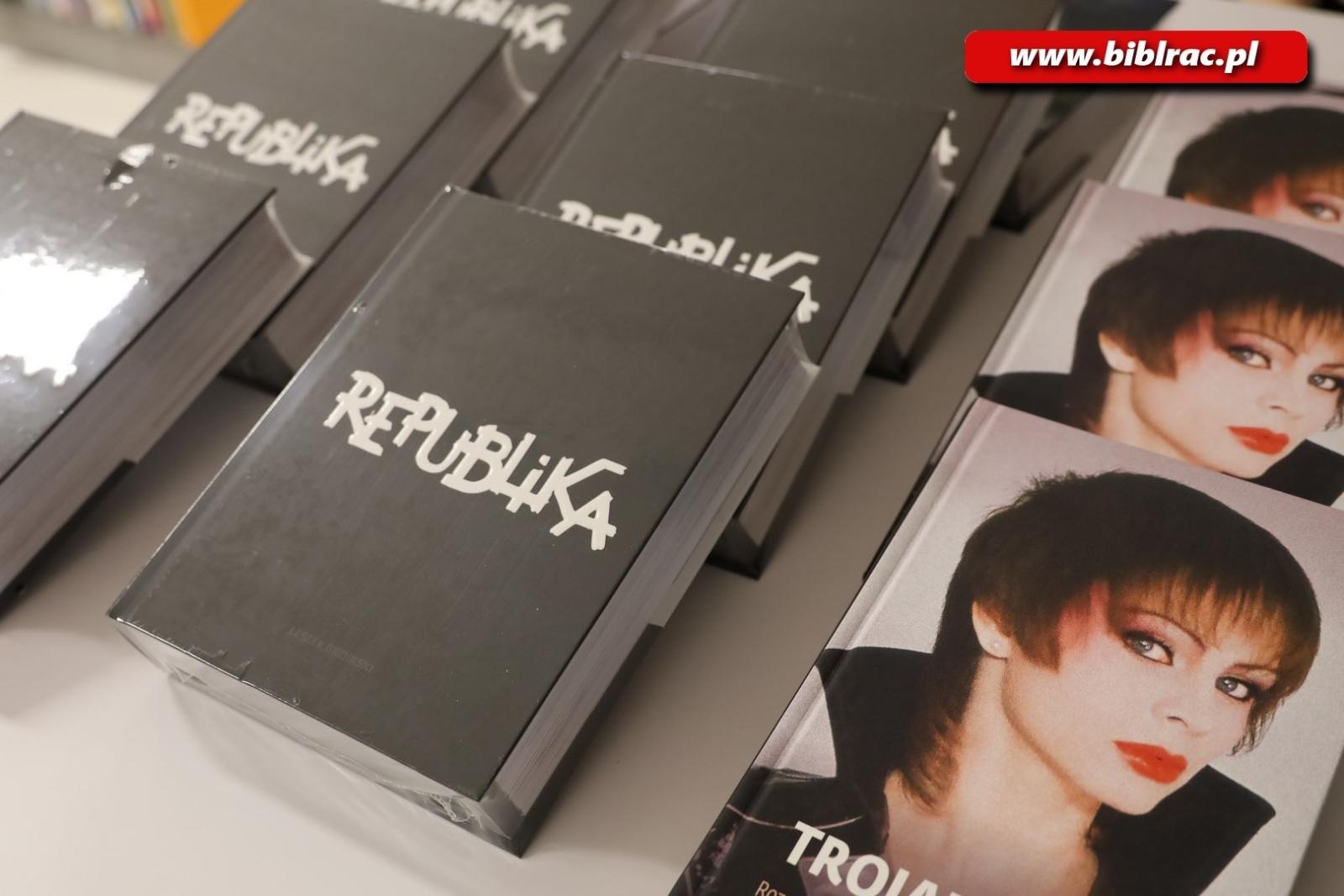 Zdjęcie w galerii na portalu naszraciborz.pl: Beats of freedom, czyli rockolekcje Leszka Gnoińskiego w bibliotece wiadomości z regionu