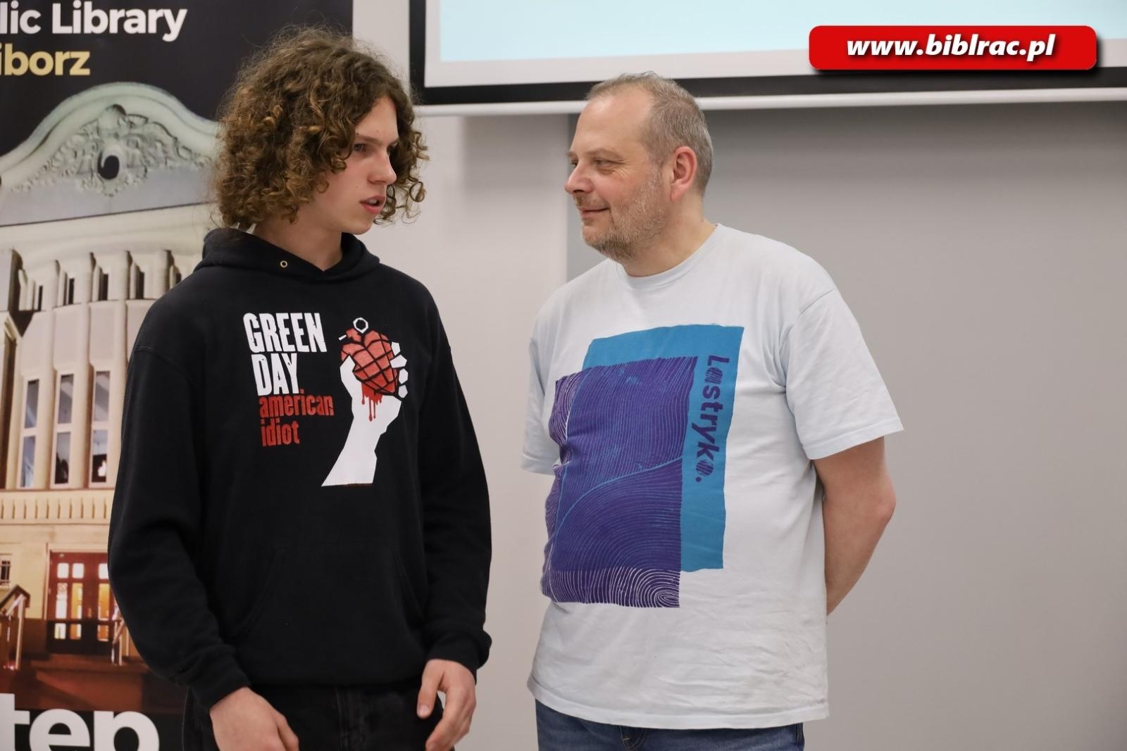 Zdjęcie w galerii na portalu naszraciborz.pl: Beats of freedom, czyli rockolekcje Leszka Gnoińskiego w bibliotece wiadomości z regionu