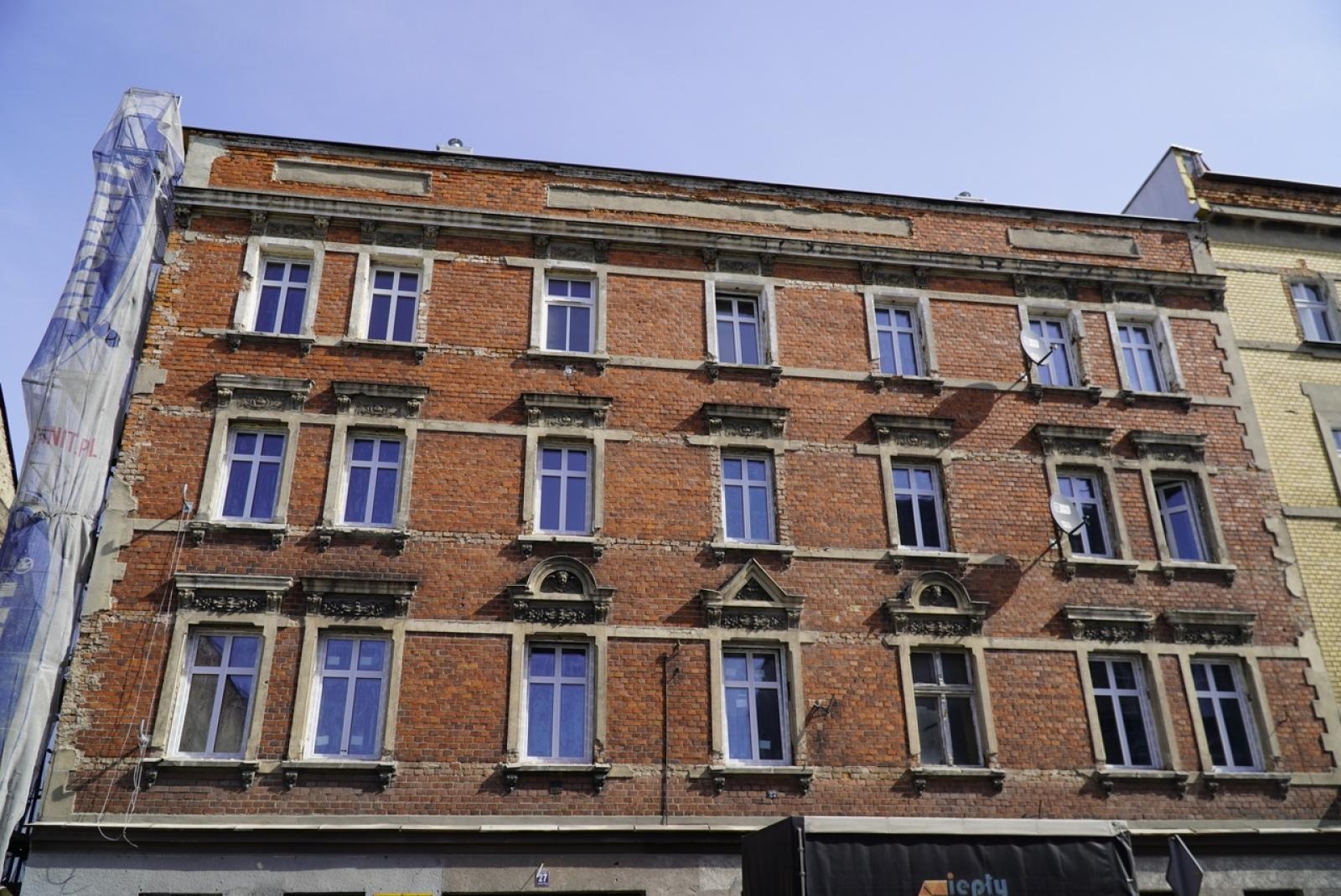 Zdjęcie w galerii na portalu naszraciborz.pl: Trwa kompleksowy remont dziewięciu budynków komunalnych [FOTO] wiadomości z regionu